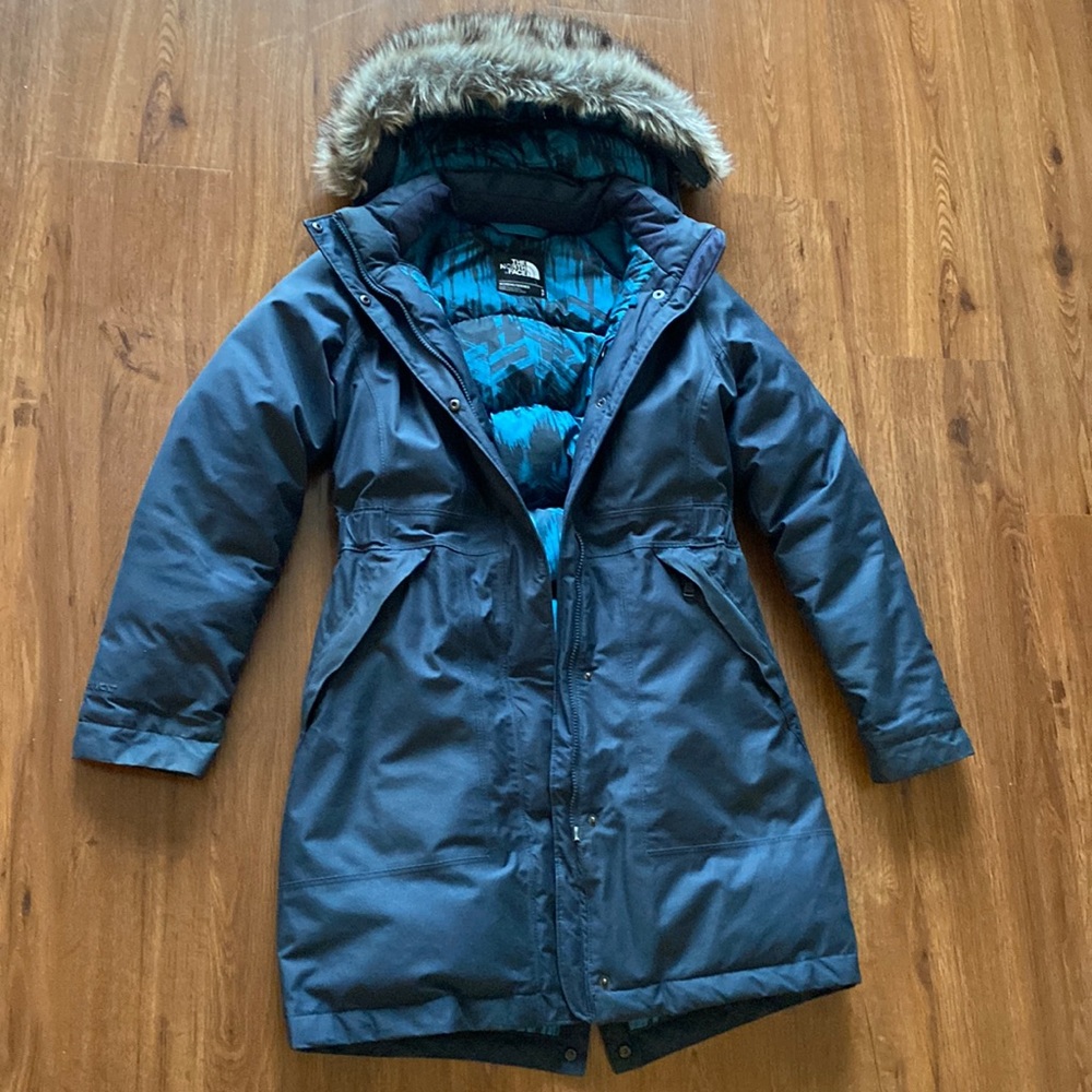 North face parka in navy blue